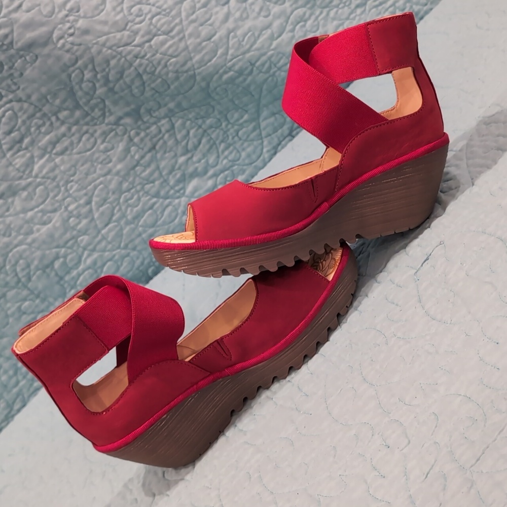 Fly London Yefi Platform nwot Red Suede Shoes Sandals EUR 40 US 9 - Picture 6 of 7